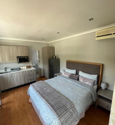 Gillitts Apartment | The Three Trees