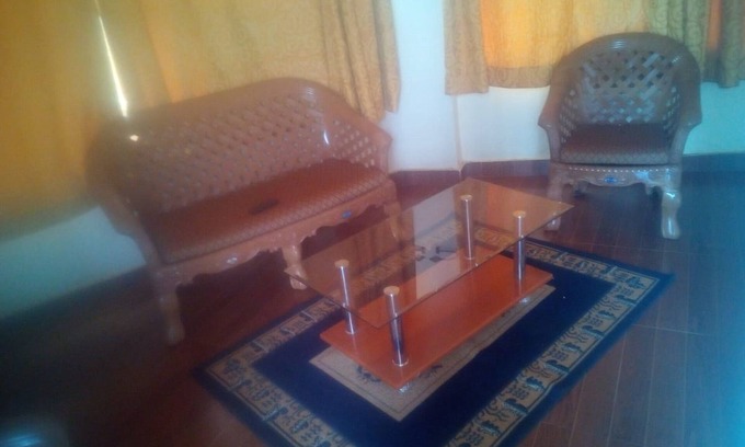 Karatina Bed & Breakfast | The Trade Centre Guest House