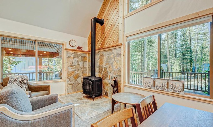 Pla-Vada Woodlands Ski Chalet | The Truckee Vibe
