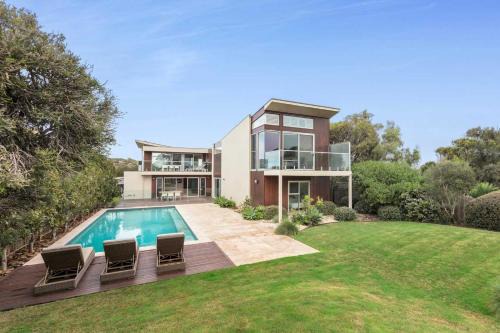 Torquay House | The Ultimate Sands Retreat Pool Beach & Golf