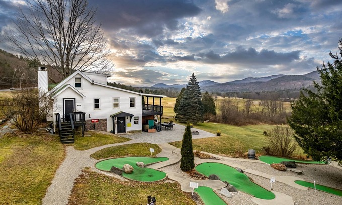 North Lake George House | The Valley Home (2-Bedroom) by RedAwning