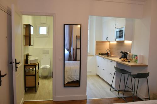 Notre-Dame Apartment | The Versailles Charm