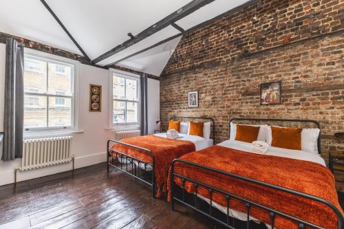 St Luke's Apartment | The Victorian Maisonette