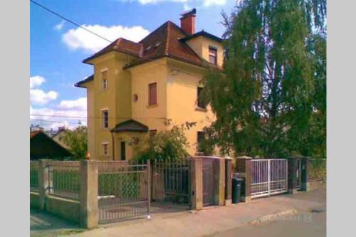 Bezigrad District Villa | The Villa