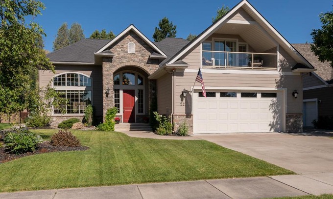 Kalispell House | The Village Greens View