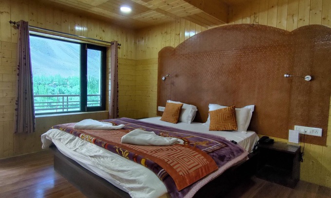 Kargil Hotel | The VILLAGE RESORT ASHUNA