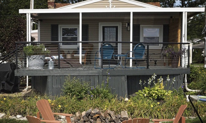 Lakeview Cottage | The Vintage Cottage at Indian Lake open views of the lake.