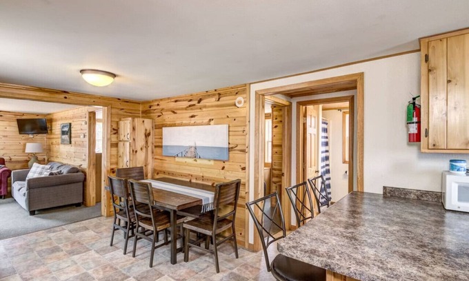 Brill Cabin | The Walleye at Lincolnwood Resort