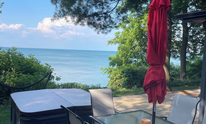 Grimsby House | The Waterfront Sanctuary