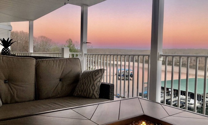 Osage Beach Condo | The Wedge with the Edge Lake of the Ozarks Lake Living Luxury