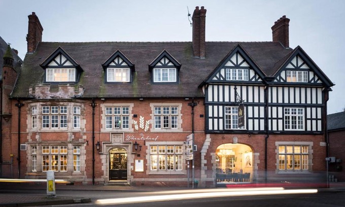 Sandbach Bed & Breakfast | The Wheatsheaf Hotel, Sandbach