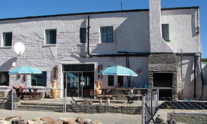 Sutherland Hotel | The Whitehouse Inn