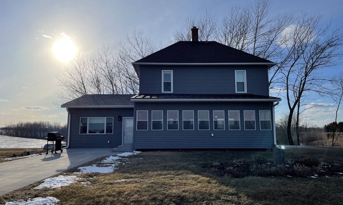 Viola House | The Windmill Retreat - Large country home with big yard