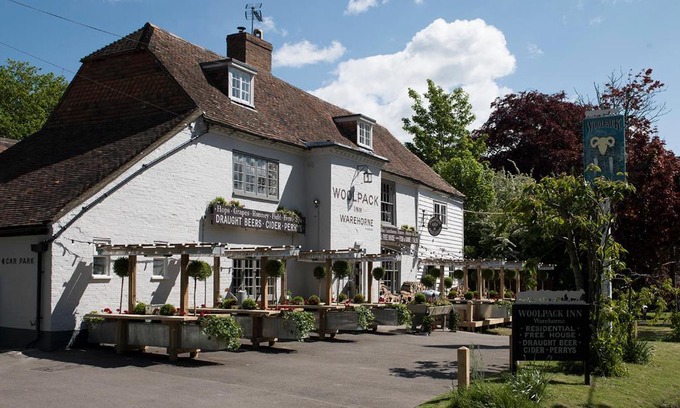 Wavehorne Hotel | The Woolpack Inn