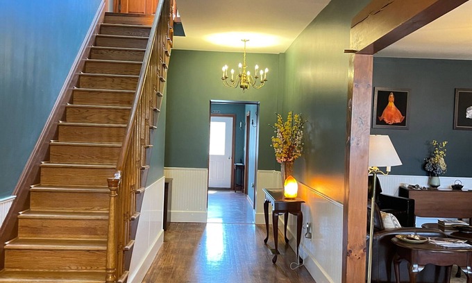 Phelps Bed & Breakfast | The Yorkshire Inn