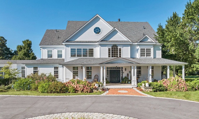 Tuftonboro House | There are only a few weeks left for the summer-Check the calendar!