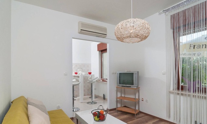 Kamen Apartment | These simply and nicely furnished apartments are located on the outskirts of Split.