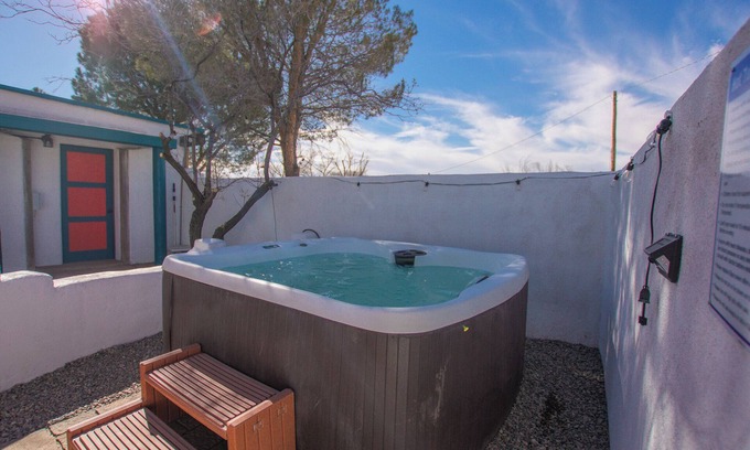 North Valley House | This house is a 3 bedroom(s), 3 bathrooms, located in Albuquerque, NM.
