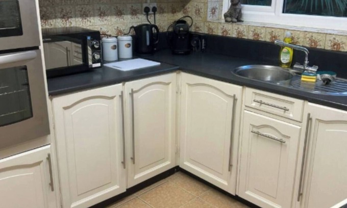 Ipswich House | This house is a 6 bedroom(s), 2 bathrooms, located in Suffolk, England.