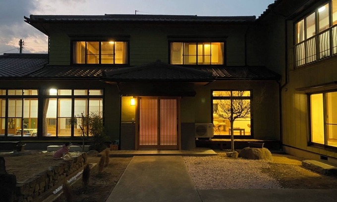 Ayagawa House | (This inn is not a single building rental.) It is a quiet inn with a blend of Japanese and Western styles. English, Chinese, Taiwanese, and Japanese available Only guests 16 years of age or older may stay. Limited to 3 persons