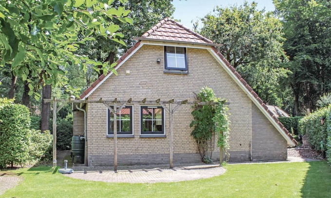 Ede House | This vacation home near the High Veluwe National Park is beautifully situated.