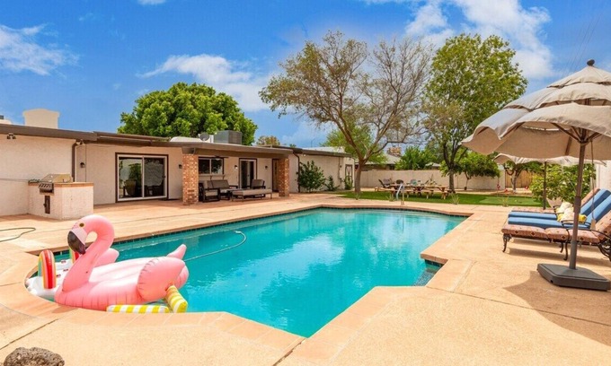 Devonshire Estates Villa | This villa is a 4 bedroom(s), 2 bathrooms, located in Mesa, AZ.