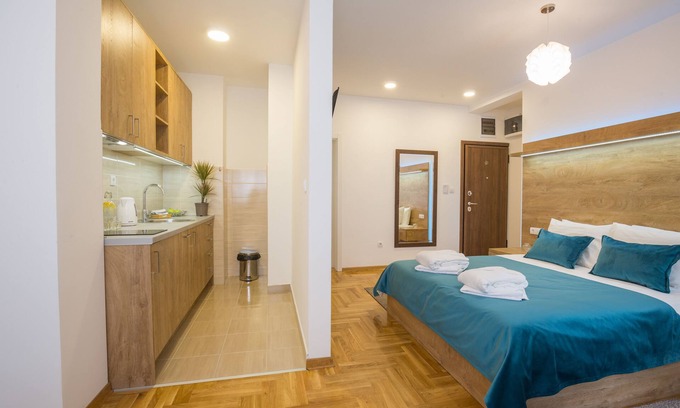 Zvezdara Apartment | Thomas Residence