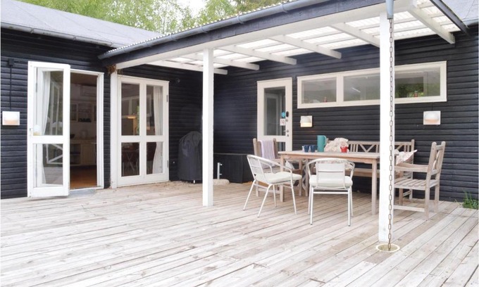 Udsholt Sand House | Three-Bedroom Holiday Home In Grasted