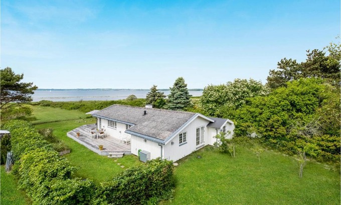 Knebel House | Three-Bedroom Holiday Home In Knebel