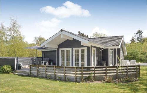 Trend House | Three-Bedroom Holiday Home In Logstor