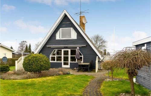 Tørresø House | Three-Bedroom Holiday Home In Otterup