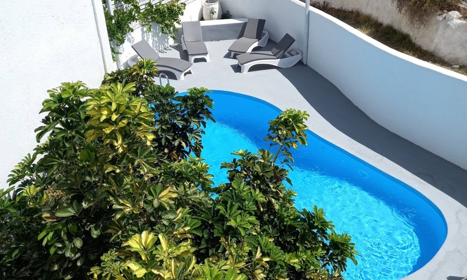 Perissa House | Three Harites