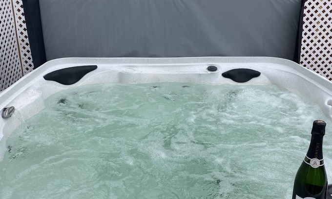 South Valley House | Three House Gated Compound for Up to 26 Persons!