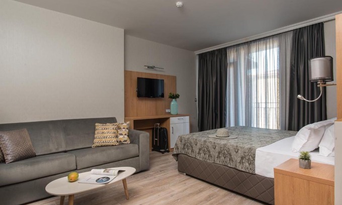 Sunny Beach House | Tia Maria is situated in the southern part of the Sunny Beach Resort