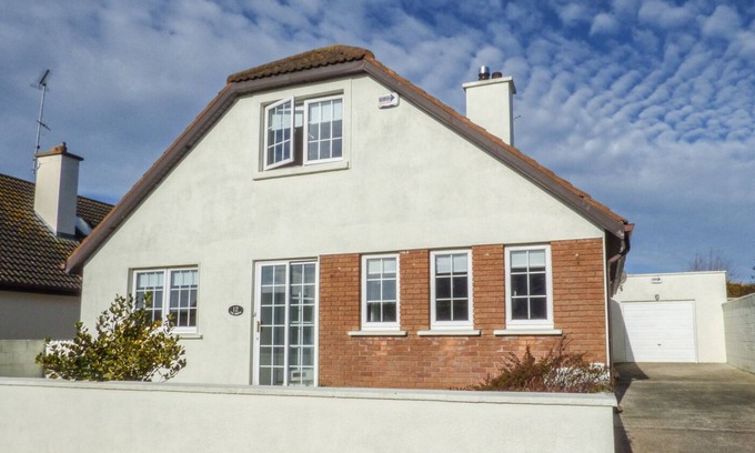 Rosslare Cottage | TIGH BAWN, family friendly in Rosslare Strand, County Wexford