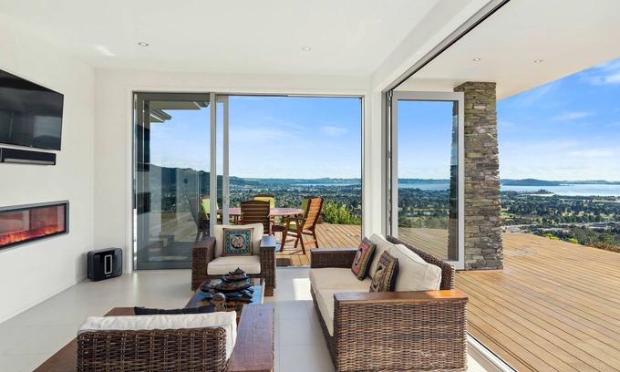 Rotorua Apartment | Tihi Retreat