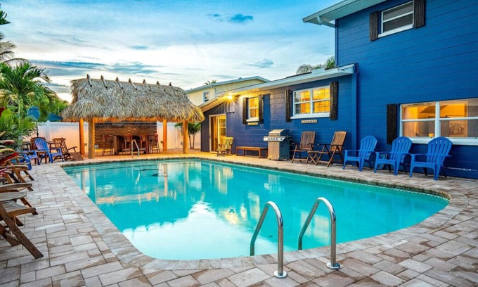 Cocoa Isles House | TIKI BLUE Beach House:Heated Pool+Hot Tub+Tiki Bar