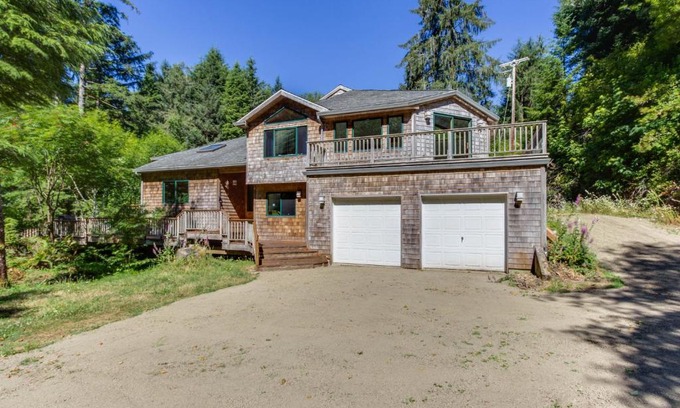 Cloverdale House | Tilikum House