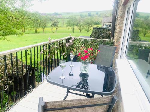 Blacko House | Tilly Cottage - overlooking Pendle Hill