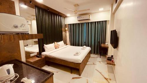 Santacruz Apartment | TIM Santacruz Mumbai Airport
