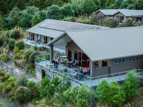North Island Hotel | Timber Trail Lodge