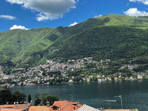 Torno Apartment | Timco 3-story apartment with lake view and air-conditioner