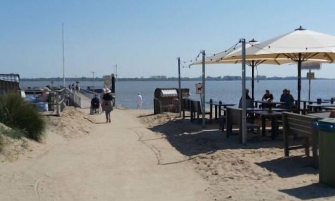 Krautsand House | Time out by the river