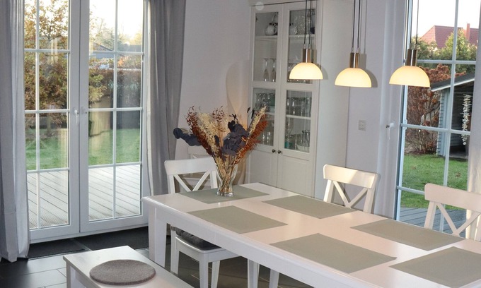 Zierow House | Time out by the sea - with garden - 700m to the water