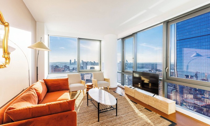 Theater District Apartment | Time Square Luxury Huge Two-Bedroom Apartment