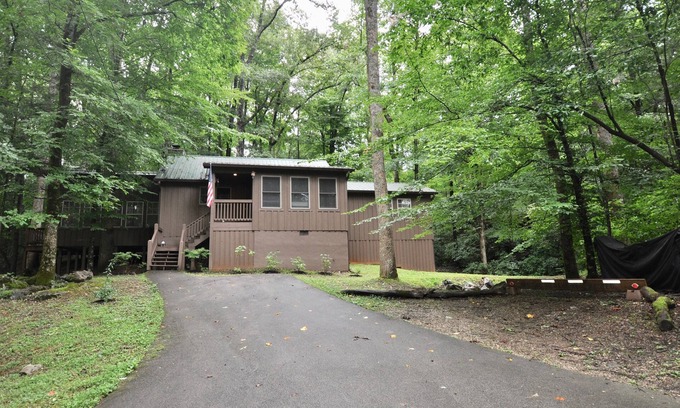 Townsend Cabin | Time Well Wasted - A Mountain Woodland Retreat