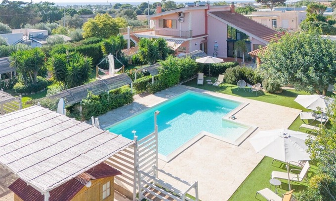 Santa Croce Camerina Villa | Timparosa, villa with private pool 2 km from the sandy beach in Punta Secca