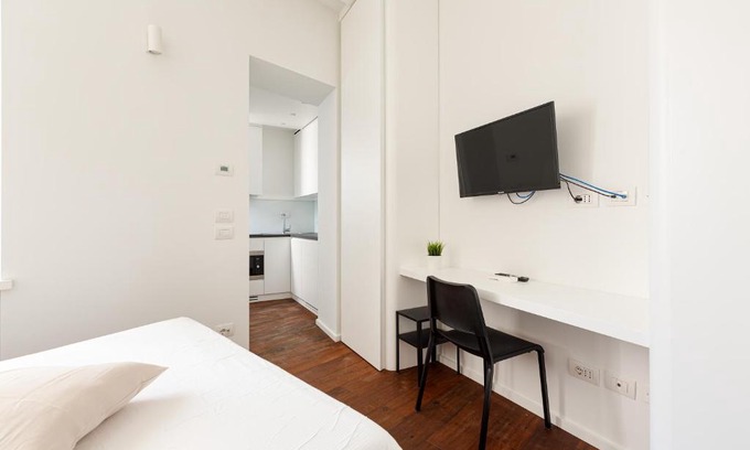 Ponte Seveso Apartment | Tiny Apt near Central Station
