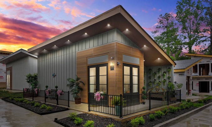 Union City House | Tiny Garden Home in Welcoming Union City