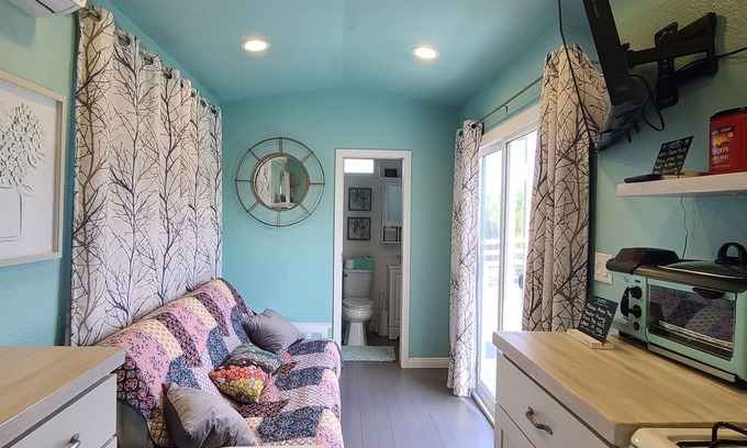 Valley Center Cottage | Tiny Home in Bulldog Paradise with free puppy love ❤️